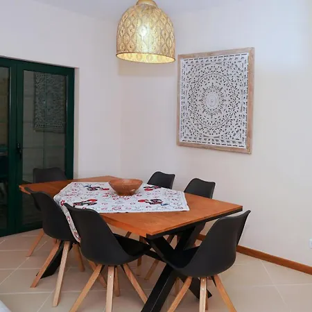 Casa Santos Албуфейра
